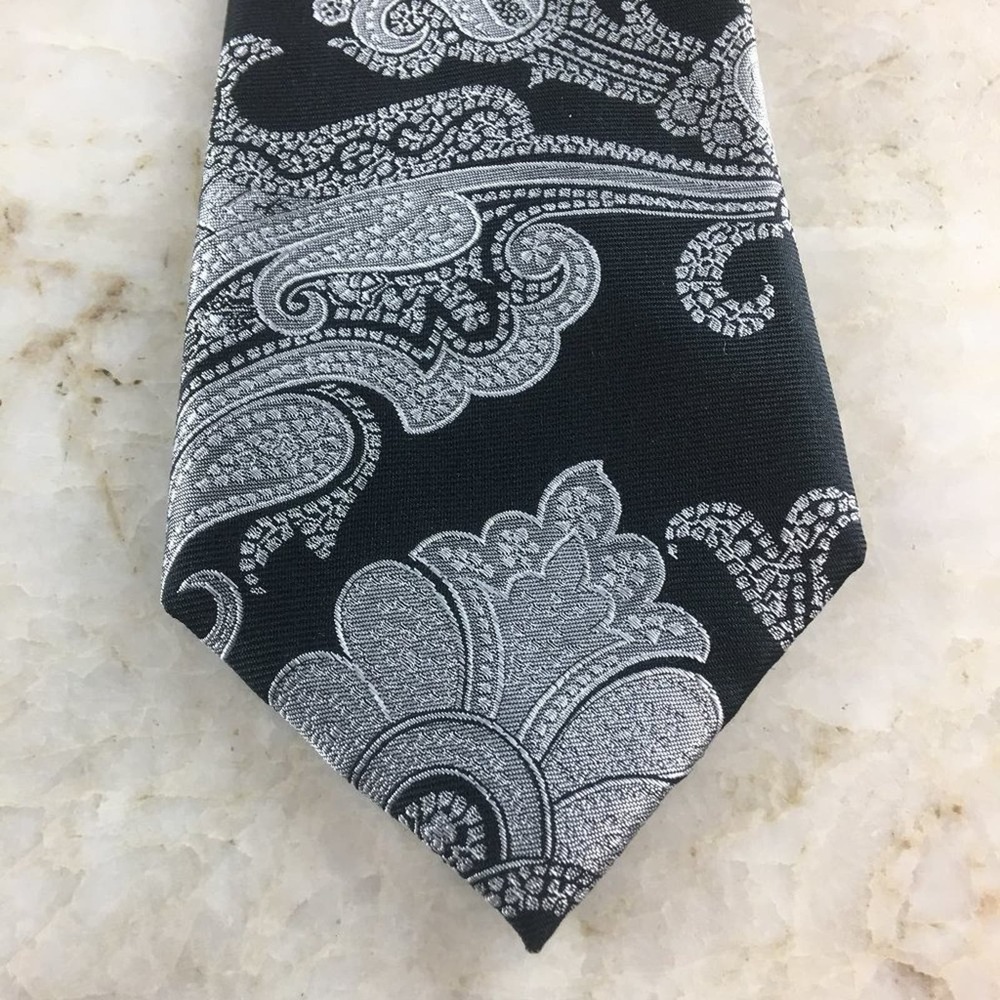 PAUL FRERDRICK PAISLEY SILK TIE
